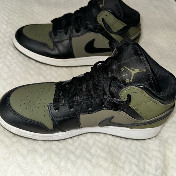 Air Jordan Retro Mid GS 'Olive Canvas